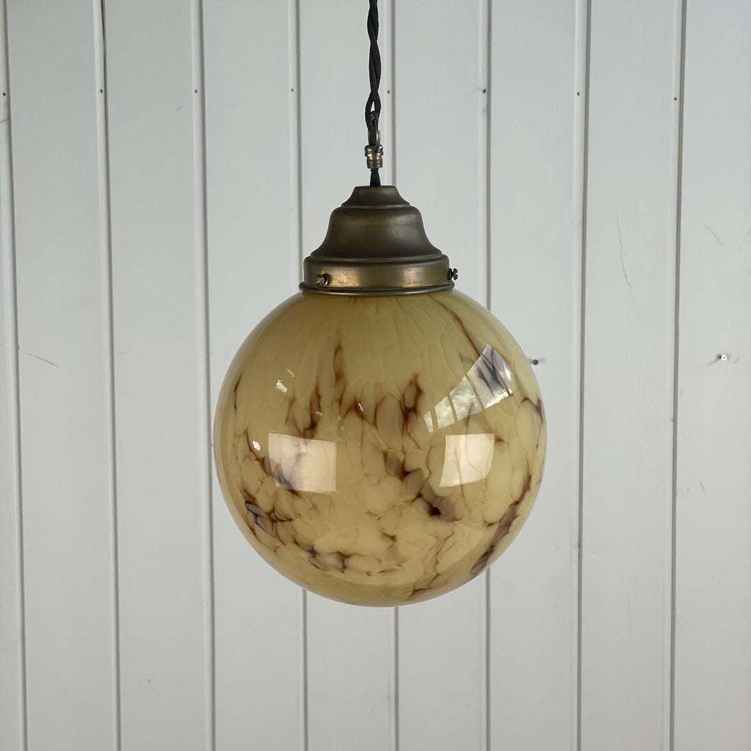 Marmoreret kugle loftslampe - Mission Afrika Genbrug